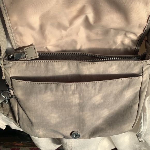 Gray Kipling Purse - Picture 3 of 16